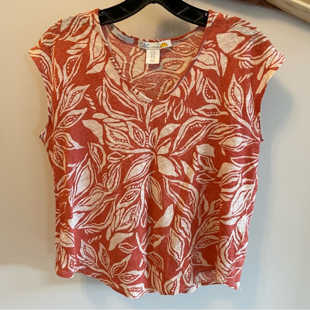 C&C California Women's Rust Leaf Print Linen Blouse